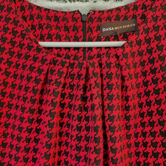 Dana Buchman Houndstooth Red & Black Pleaded Cap Sleeve Neck Line Dress - Picture 2 of 4